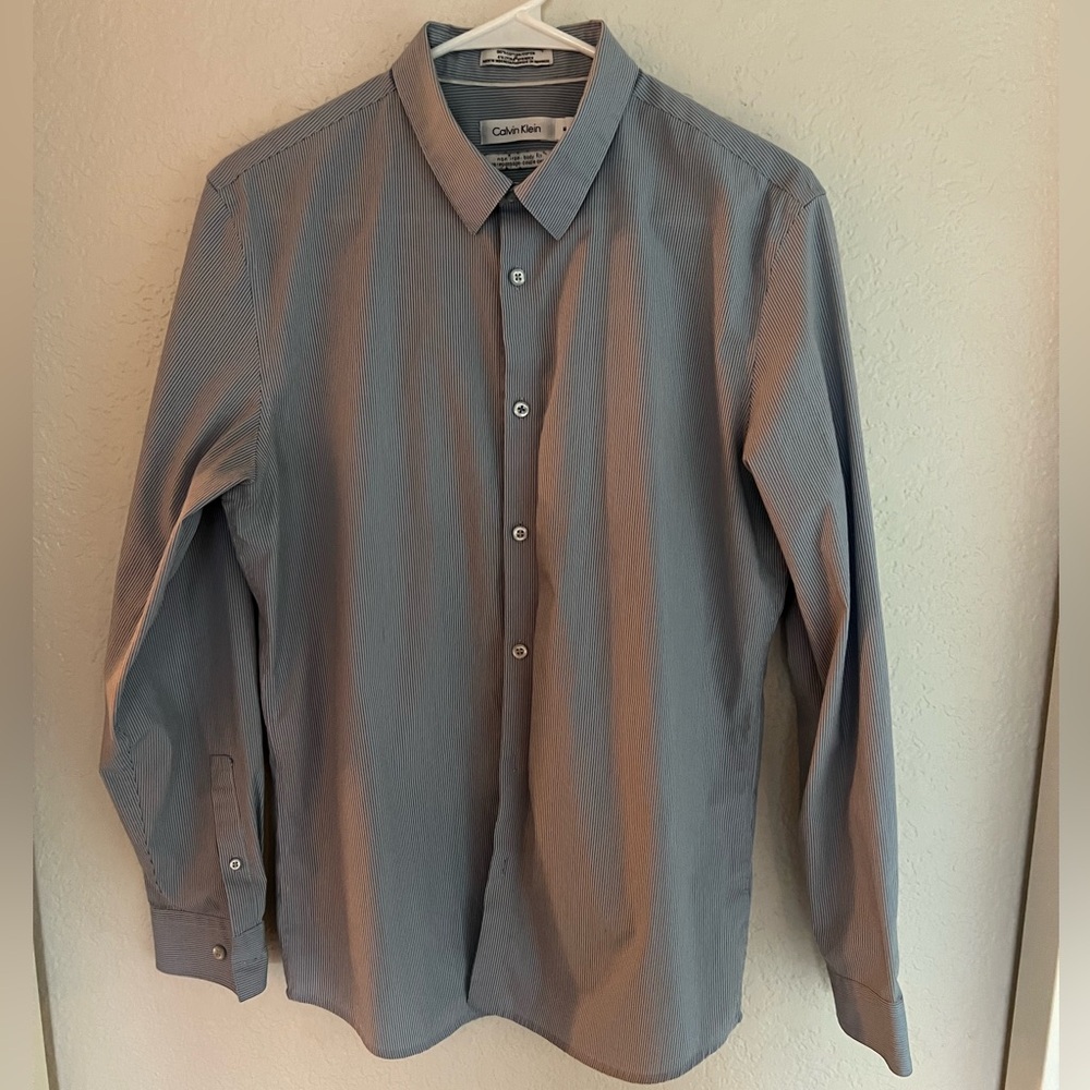 Calvin Klein Mens button up dress shirt blue